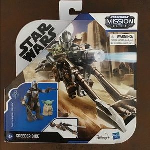Star Wars mission fleet speeder bike Mandalorian with Grogu